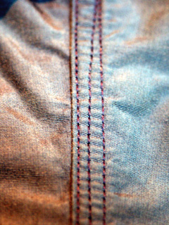 こちらがシエラ・デザインのトリプルステッチ