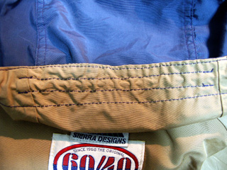 フードの内側に施された頑強ステッチ