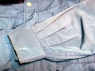 シエラ・デザインの袖口にはプリーツが入る