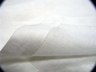 上質のリネンは光沢もちがう