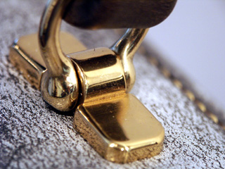 質のよい真鍮製金具