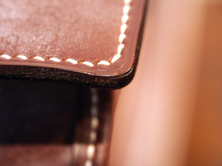 丁寧なコバの仕上げ