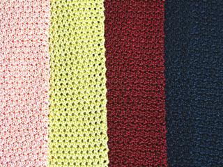 春夏秋冬締められる便利なニットタイ