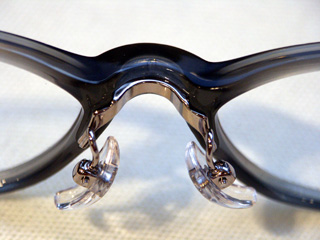 ノーズパット部分