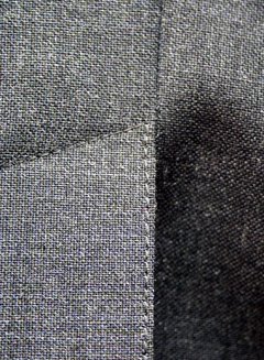 Own Makeモデル（仮縫い付きのスペシャルオーダー）スーツのセンター・ベント