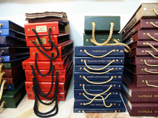 バンチ(生地の見本帳)