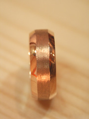 ヘアライン仕上げのリング