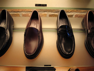 K.T.ルイストンのヴァンプとローファー