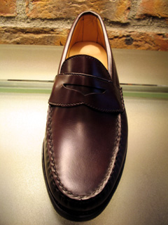 K.T.ルイストンのローファー