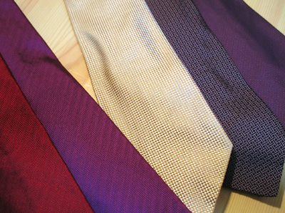 無地のネクタイ