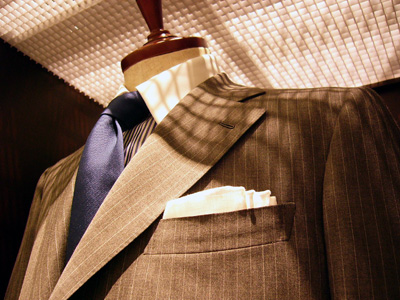 白いリネンのポケットチーフ