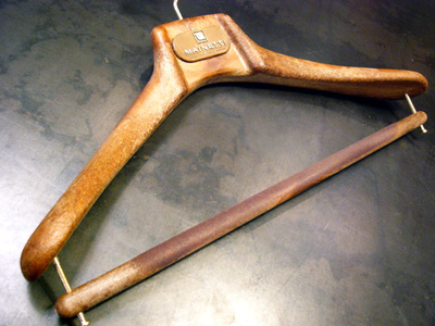 サルトリアーレハンガー