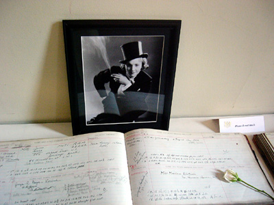 ザ・ロンドン・カット展