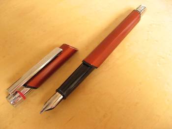 ロットリングニュートン　万年筆