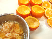 3・こうして、皮と実を完全に分けたら皮を良く洗って乾かしておきます。"