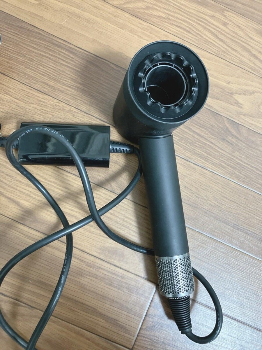 ダイソンの「Dyson Supersonic」は「髪が潤って、指通りもなめらかに」