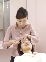 眉のお手入れ