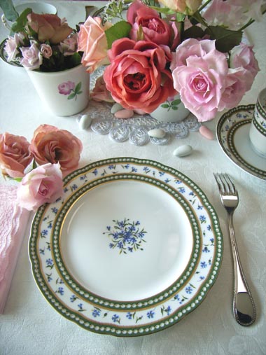 マリーアントワネットが愛した矢車菊の食器 [テーブルコーディネート