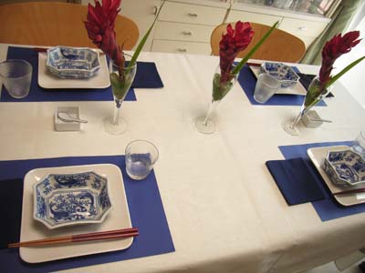 エスニックのテ-ブル<br>