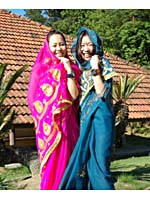 ケララ州の村で見つけたサリー美人