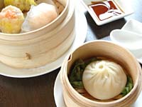 蒸し飲茶３種盛りと小籠包