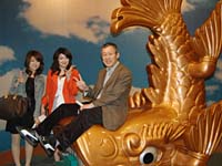 金シャチとハイ、ポーズ!