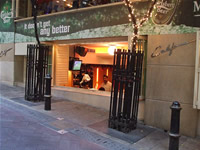 バー「カリフォルニア」