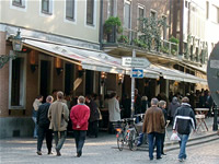 世界一長いカウンター