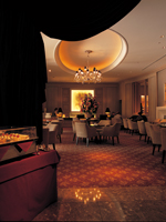 ラウンジ『トレビ』。