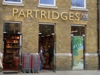 パートリッジーズ外観